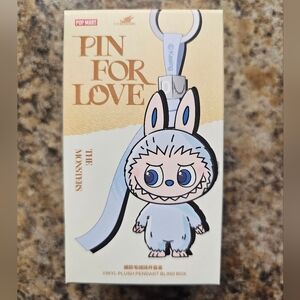 LABUBU- Pin For Love "D"